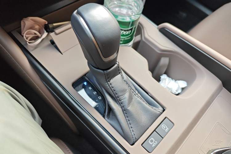 Used Lexus ES 2025 200 Premium Edition Gear Lever