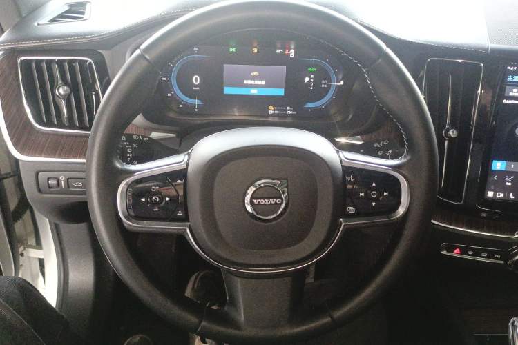 Used Volvo XC60 New Energy 2022 T8 Plug-in Hybrid All-Wheel Drive Smart Luxury Edition
