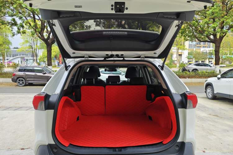 Used Toyota RAV4 2020 2.0L CVT 4x4 Style PLUS Edition
