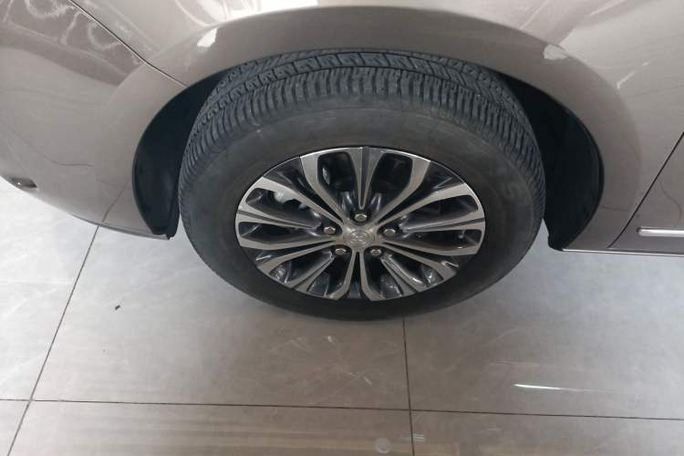 Used Buick GL8 2021 Land Cruiser Executive Class 652T Luxury Model
