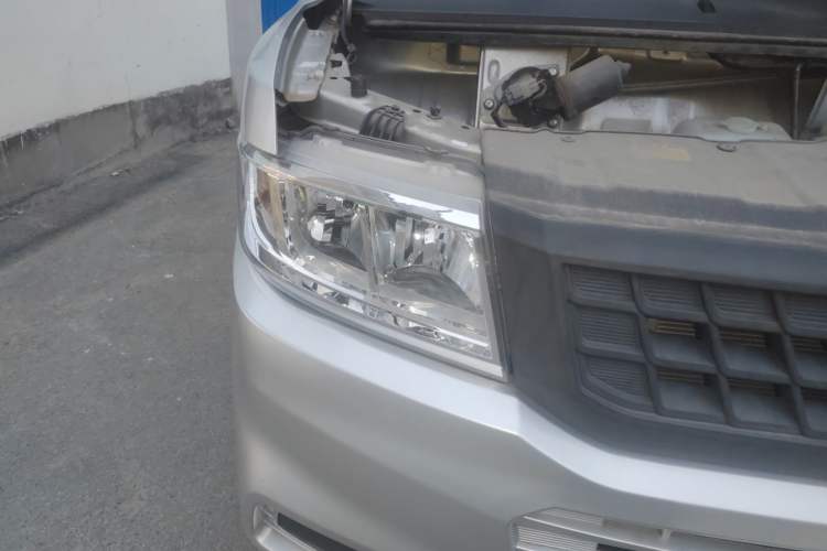 Used Wuling Rongguang New Truck 2023 1.5L Double-Cab Extended Version Base Model LAR Right Front Headlight