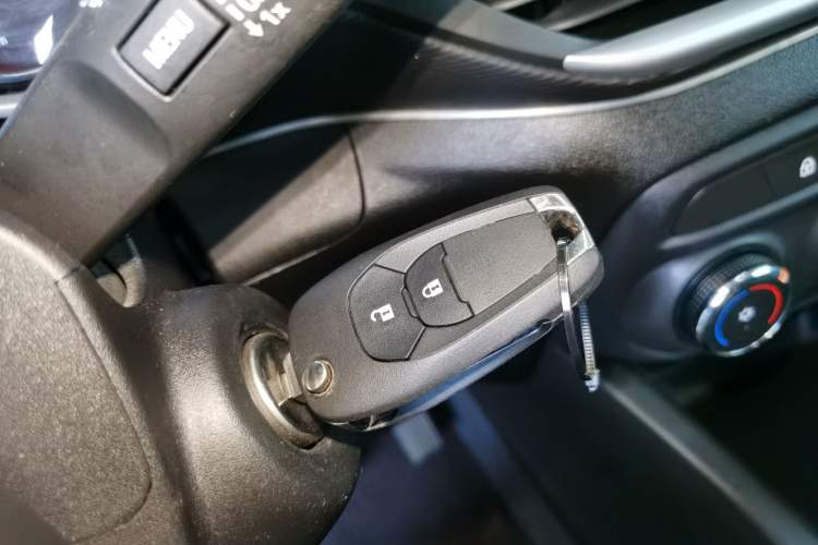 Used Chevrolet Trax 2019 325T Automatic Sport Edition China VI Standard Interior 1