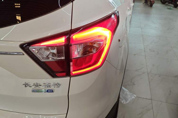 Used Ford Kuga 2019 EcoBoost 180 Two-Wheel-Drive Platinum Edition China VI Standard