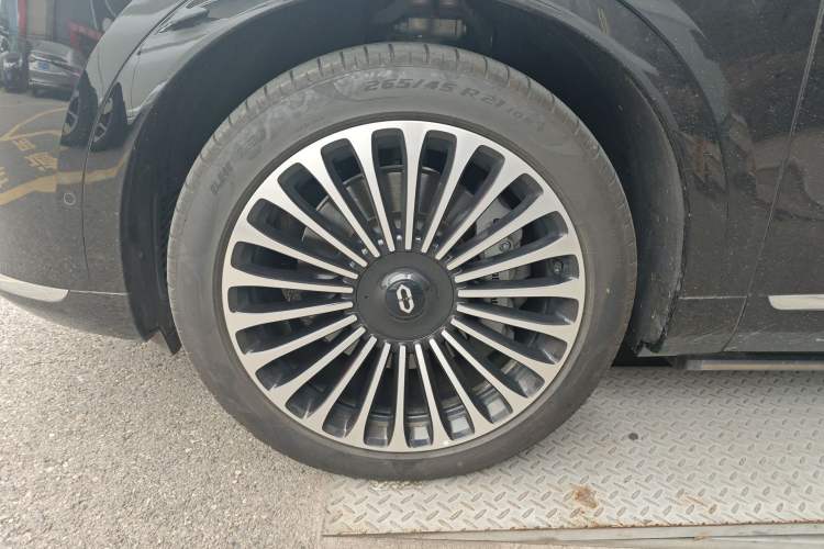 Used Hima AITO M9 2025 Extended-Range Ultra Version 52 kWh 5-Seater Edition Left Front Wheel Hub