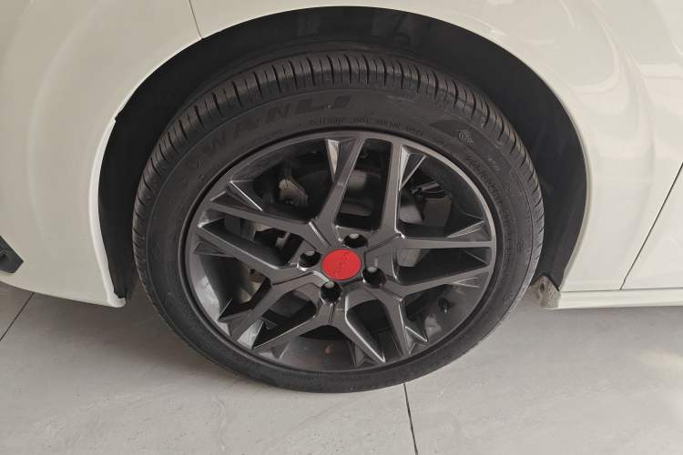 Used Dongfeng Aeolus Yixuan 2022 230T Automatic Adaptive-Beam Knight Edition