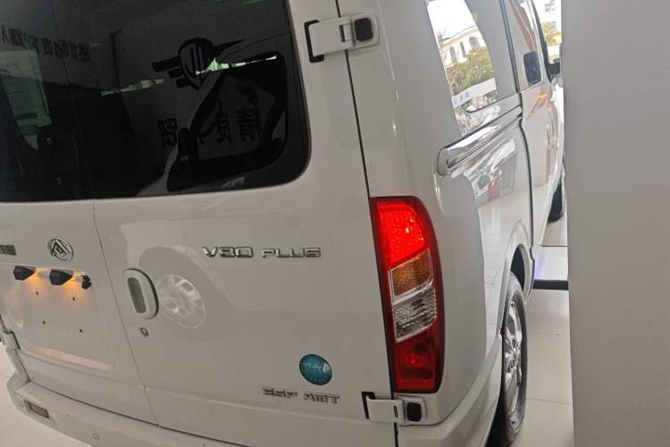 Used SAIC MAXUS Xintu V80 2021 2.0T PLUS AMT City Edition Short Wheelbase Ultra-Low Roof—7/8/9-Seater
