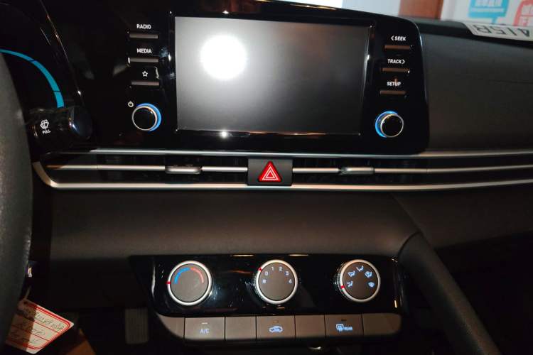 Used Hyundai Elantra 2023 1.5L CVT GLS Leading Edition Audio And AC Panel