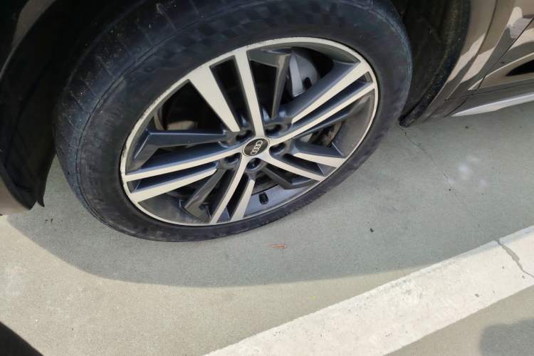 Used Audi Q5L 2022 40T Luxury Dynamic Model Left Front Wheel Hub