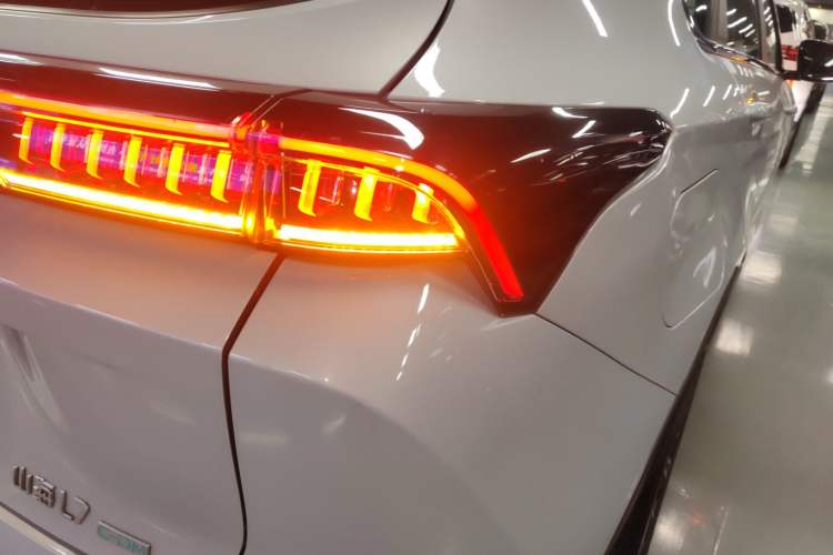 Used JETOUR Shanhai Shanhai L7 2024 1.5T 120km ULTRA 7-Seater
