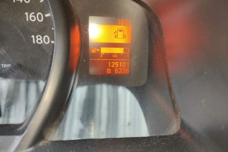 Used Nissan NV200 2012 1.6L 232 Seats Luxury Version Odometer Close Up