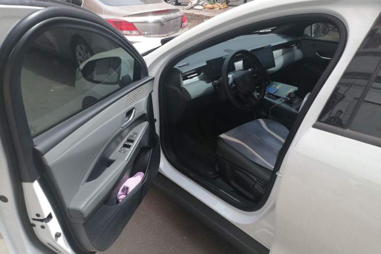 Used BYD Qin PLUS 2025 DM-i Smart Drive 55KM Leading Model
