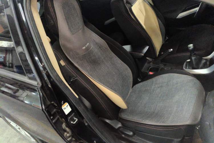 Used Suzuki S-Cross 2014 1.6L Manual Two-Wheel Drive Entry Model Right Front Seat