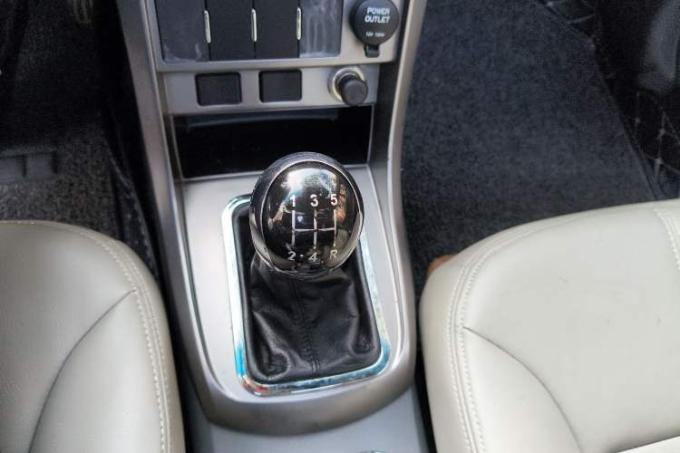 Used Geely Auto Classic Emgrand 2012 Sedan 1.8L Manual Luxury Model