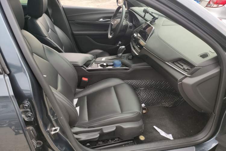 Used Cadillac CT4 2020 28T Fashion Edition Right Front Seat