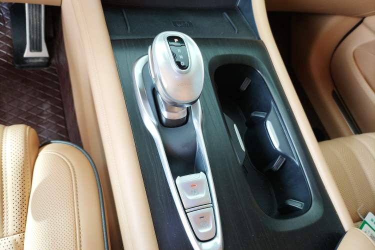 Used VOYAH Dream 2022 Low-Carbon Edition Dream+ Smart Enjoyment Package Gear Lever