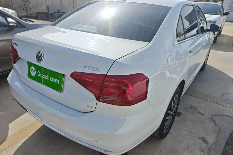 Used Volkswagen Jetta 2019 Dream Edition 1.5L Manual Comfort Version
