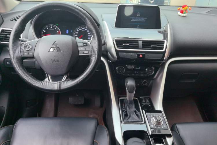 Used Mitsubishi Eclipse Cross 2018 1.5T CVT Two-Wheel Drive Belief Edition Center Console