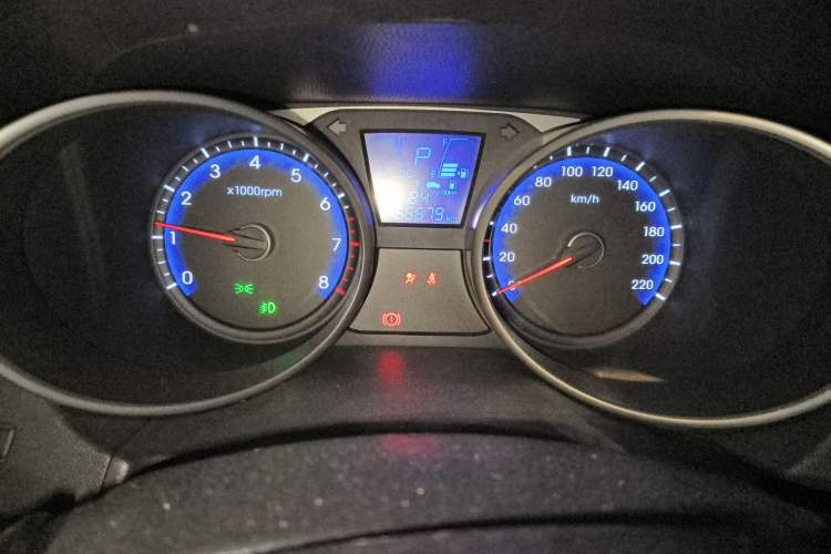 Used Hyundai ix35 2013 2.0L Automatic Two-Wheel Drive Smart GLS China IV Standard
