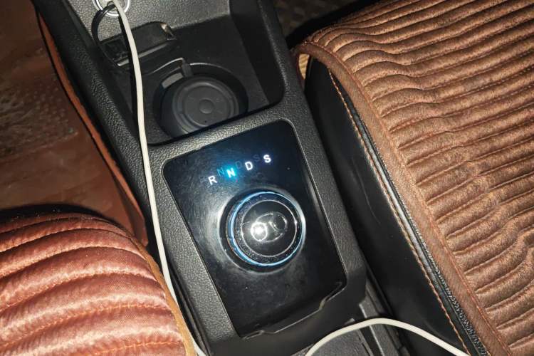 Used BAIC New Energy EC 2017 EC180 Elegant Edition Gear Lever