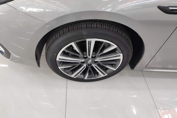 Used Chery Arrizo 8 2024 1.6T DCT Smart Left Front Wheel Hub