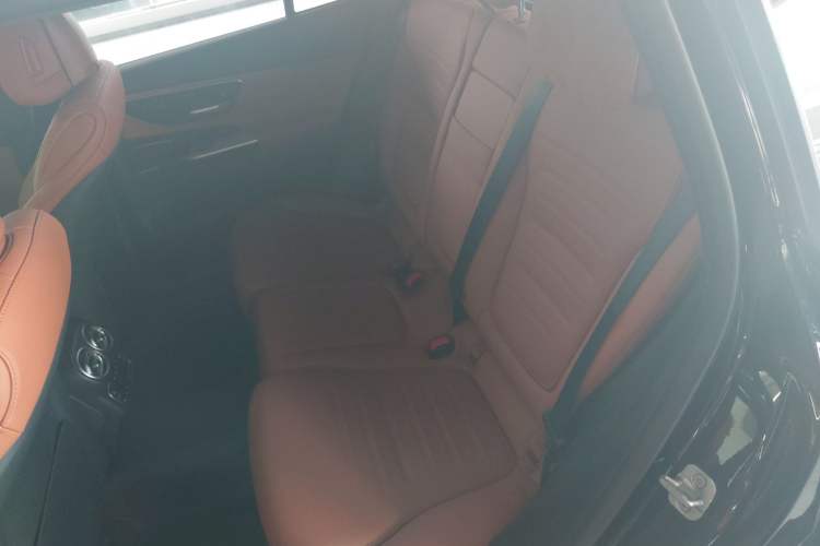 Used Mercedes-Benz GLC 2025 GLC 300 L 4MATIC Dynamic Model 5 Seats
