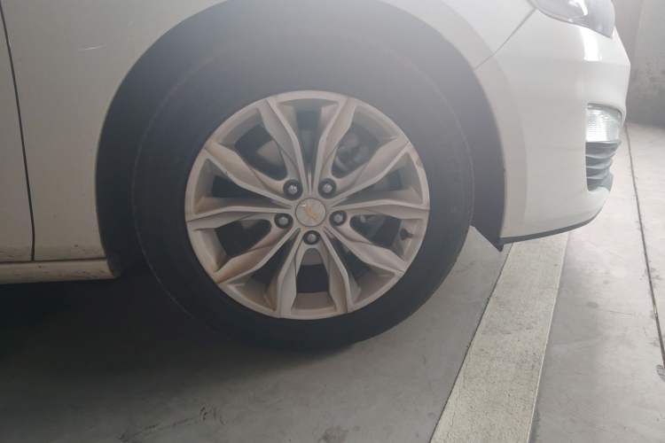 Used Chevrolet Malibu XL 2023 1.5T Sharp Edition Right Front Wheel Hub