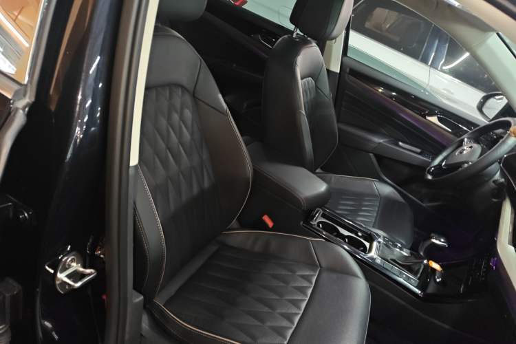 Used Volkswagen Passat 2021 330TSI Luxury Edition Right Front Seat