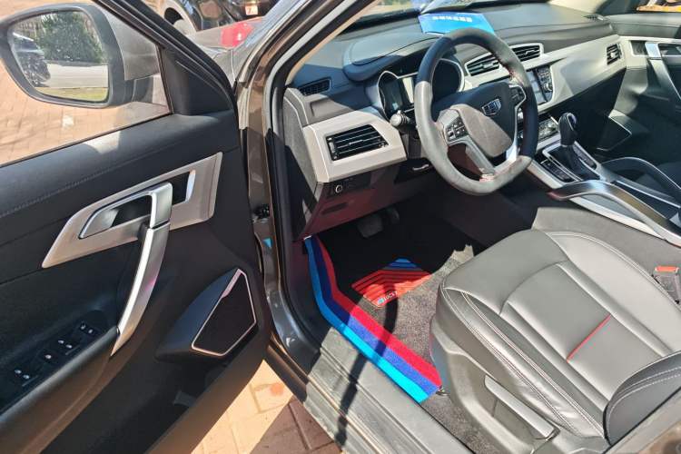 Used Geely Auto Emgrand X7 Sport 2018 1.8TD Automatic Two-Wheel Drive Zhiya Model Driver Seat