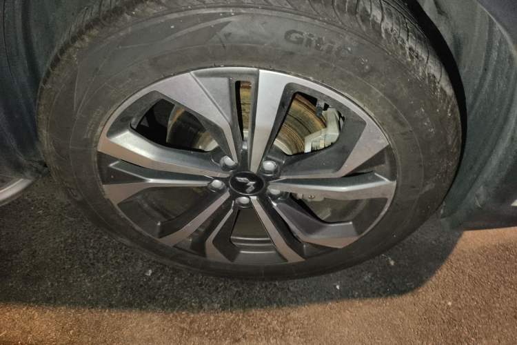 Used Wuling Asta 2022 2.0L DHT Electric-Speed Version Right Front Wheel Hub