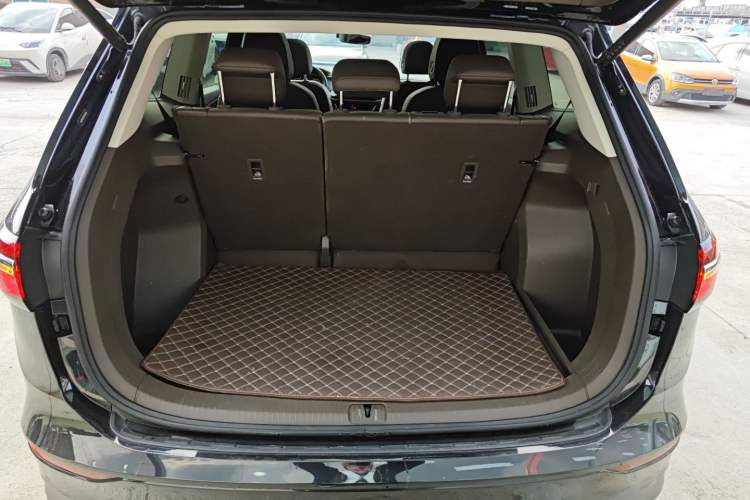 Used Volkswagen Viloran 2022 380TSI Luxury Edition