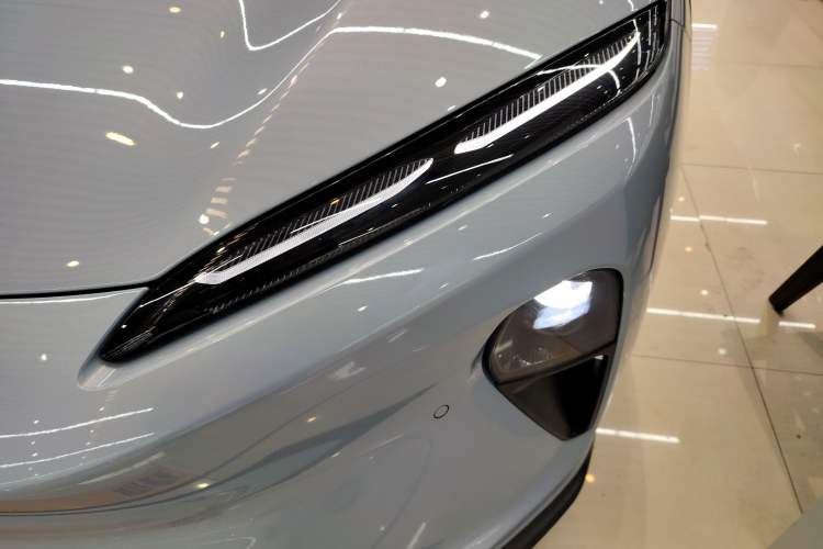 Used Nio ET5T 2023 75 kWh Touring Left Front Headlight