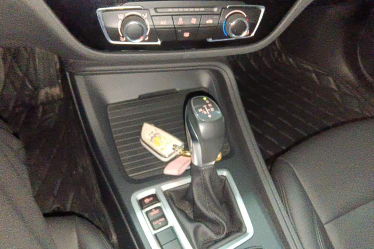 Used BMW 1 Series 2019 118i Fashion Model Gear Lever