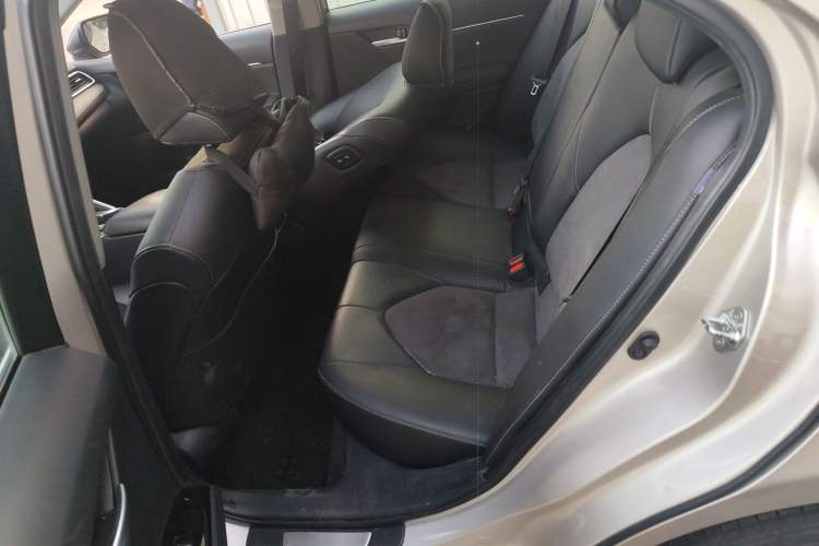 Used Toyota Camry 2021 2.0S FENGSHANG Edition
