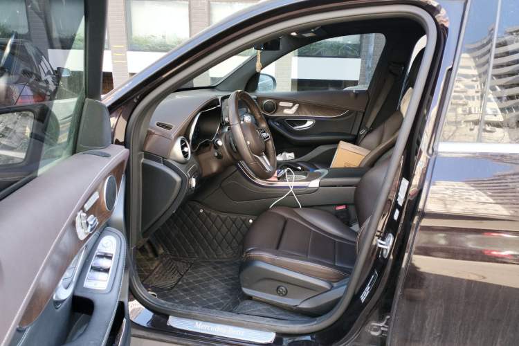 Used Mercedes-Benz GLC 2020 Facelift GLC 300 L 4MATIC Dynamic Edition