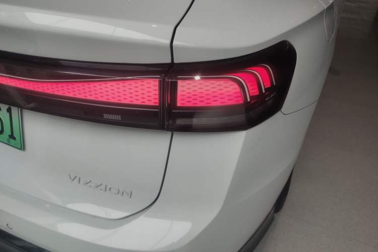 Used Volkswagen ID.7 VIZZION 2024 AIR model
