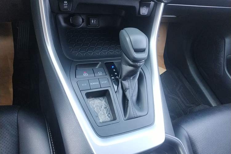 Used Toyota RAV4 2021 2.0L CVT Two-Wheel Drive Fashion Edition