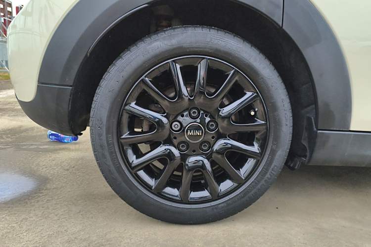 Used MINI 2019 1.5T COOPER Classic Edition Five-Door Version Right Rear Wheel Hub