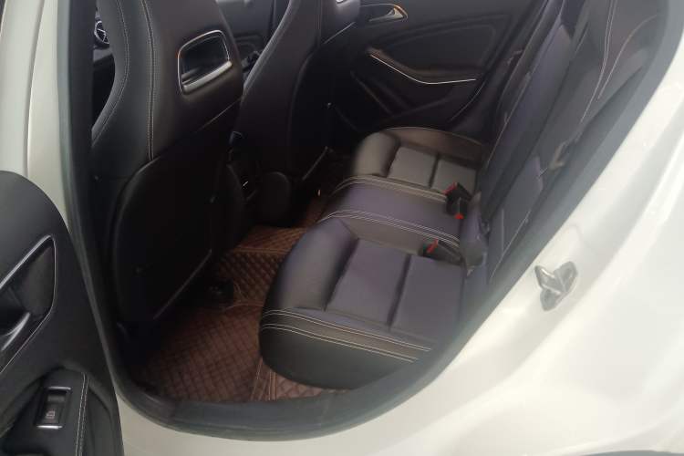 Used Mercedes-Benz GLA 2017 GLA 200 Fashion Model Left Rear Seat