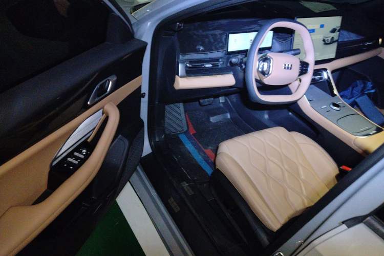 Used Geely Galaxy A7 2025 Model EM-i 150km Exploration+ Edition