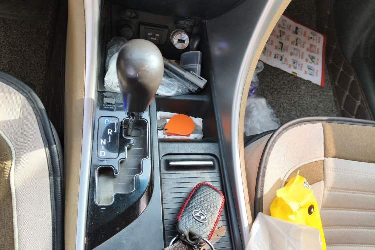 Used Hyundai Sonata 2013 2.0L Automatic Prestige Edition Gear Lever