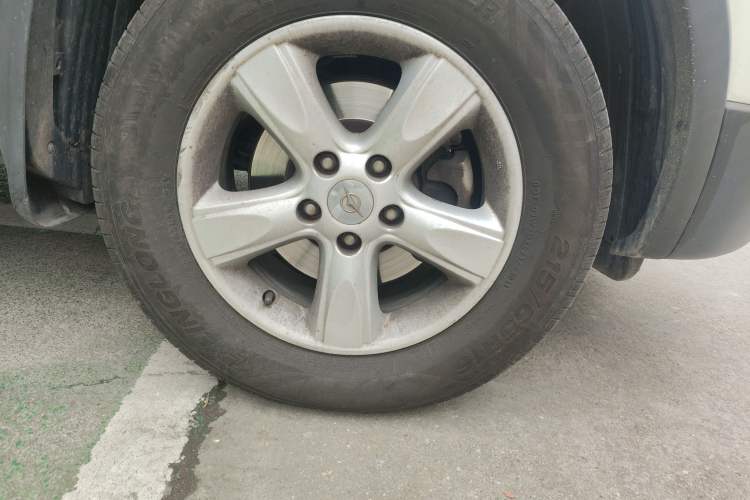 Used Haima S5 2016 1.6L Manual Luxury Tech Edition Right Front Wheel Hub