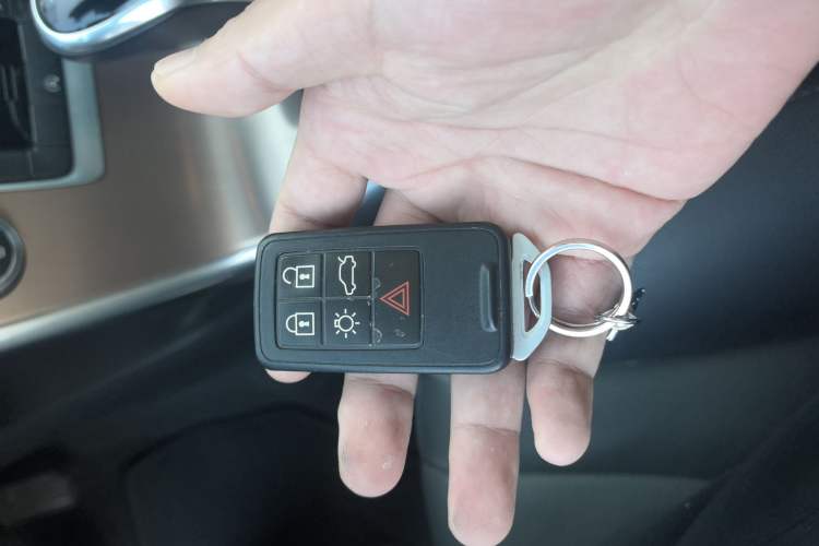 Used Volvo XC60 2017 T5 AWD Smart Upgrade Model