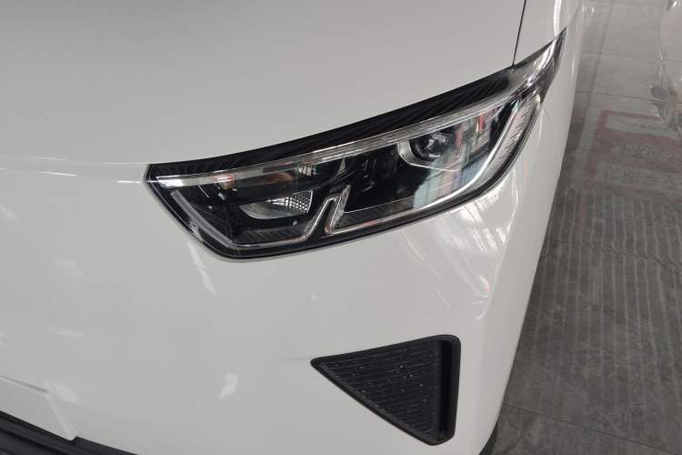 Used Wuling Yangguang 2025 Model 310KM Bus Edition—Customized by CATL