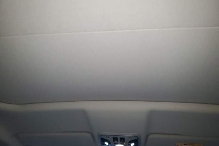 Used Wey VV5 2019 Upgraded Model 2.0T Two-Wheel Drive Flagship Version China VI Standard
