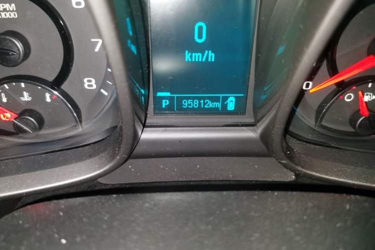 Used Chevrolet Malibu 2013 1.6T Automatic Comfort Edition Odometer Close Up