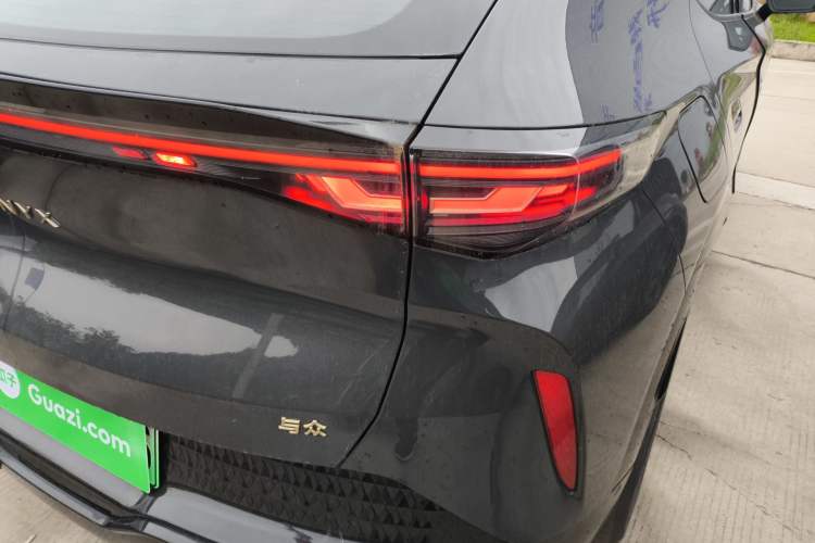 Used Volkswagen ID.UNYX 2024 Pro Long-Range Version Right Rear Taillight