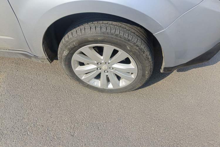 Used Subaru Forester 2011 2.5XS Automatic Luxury Edition Right Front Wheel Hub