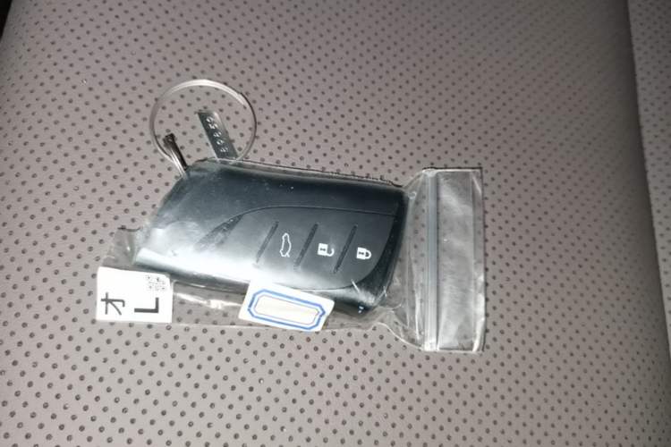 Used Lexus ES 2025 300h Deluxe Edition
