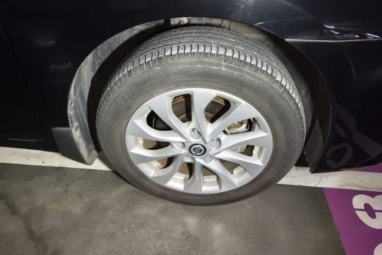 Used Nissan Sylphy 2019 1.6XV CVT Smart Connect Luxury Edition China V Standard Right Front Wheel Hub