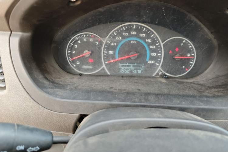 Used Wuling Rongguang V 2016 1.5L Standard Version Odometer Close Up